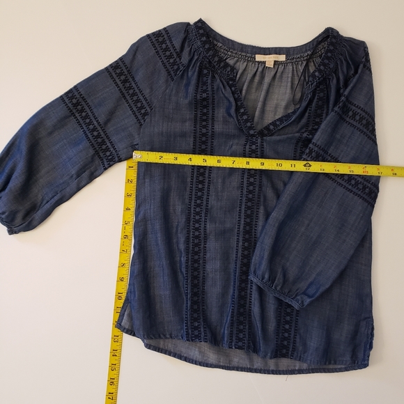 Skies Are Blue Stitch Fix Embroidered Chambray Top - Picture 2 of 7